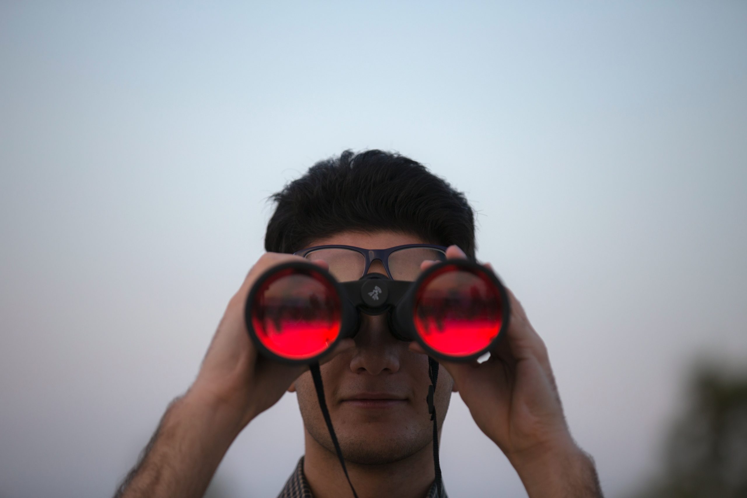 How To Use Binoculars?